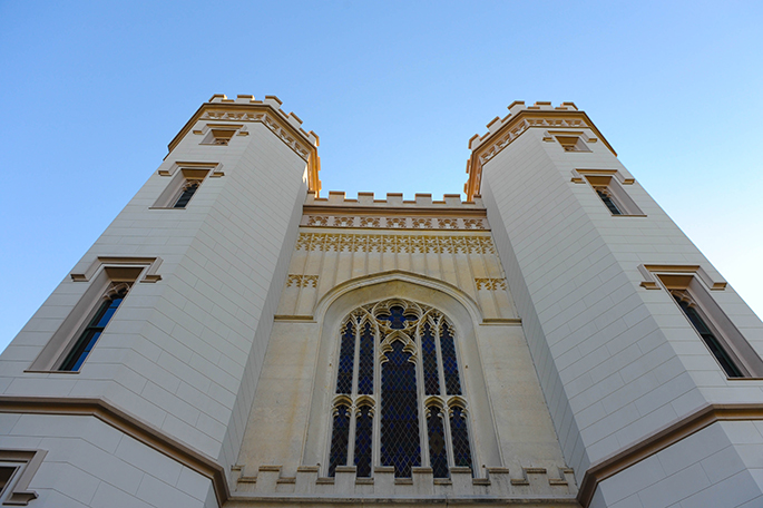 A stop at the Louisiana Old State Capitol Building is a MUST on your trip to Baton Rouge! See more of what to do and things to see in Southern Flair's Local Guide to Baton Rouge!