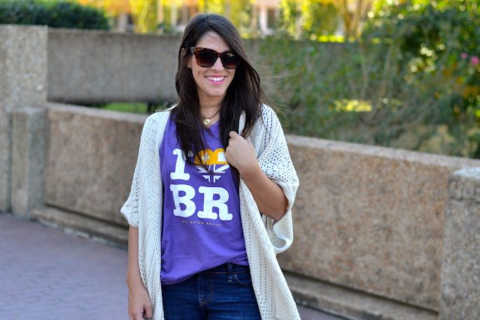 Things to do in the fall in Baton Rouge, Louisiana! Check out Southern Flair's Fall Bucket List! | Wearing: I Heart BR Tee from SFT