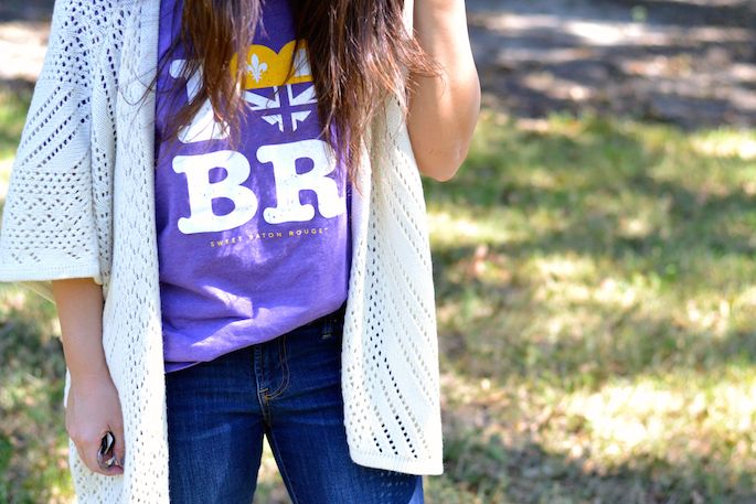 Things to do in the fall in Baton Rouge, Louisiana! Check out Southern Flair's Fall Bucket List! | Wearing: I Heart BR Tee from SFT