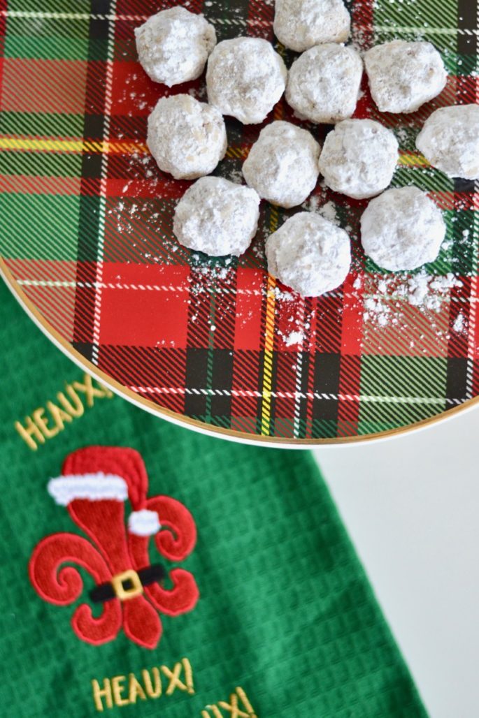 Louisiana Pecan Ball Cookie Recipe - or Swedish Pecan Balls - The perfect holiday cookie!
